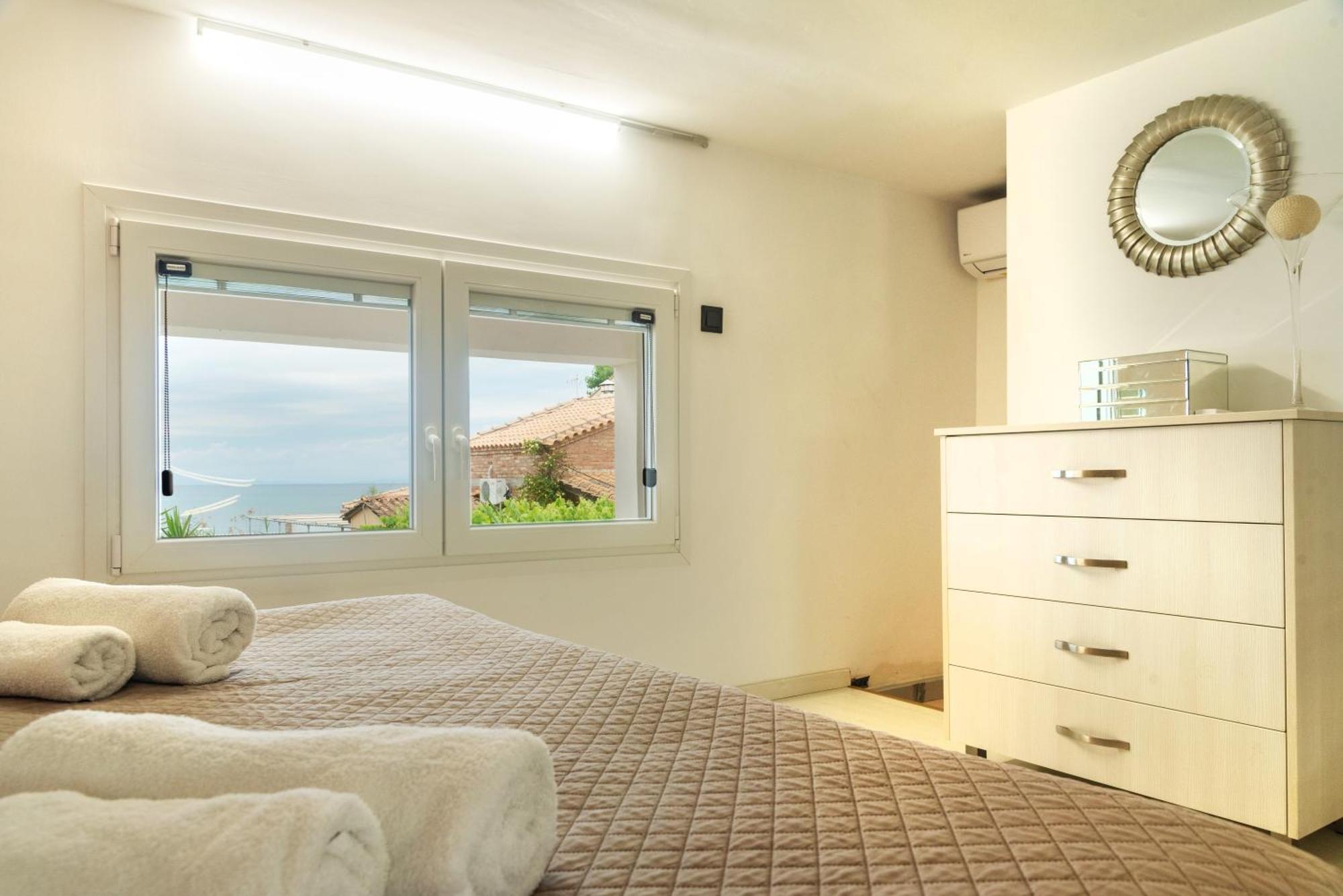 Victoria'S Suites Corfu 레프킴미 외부 사진