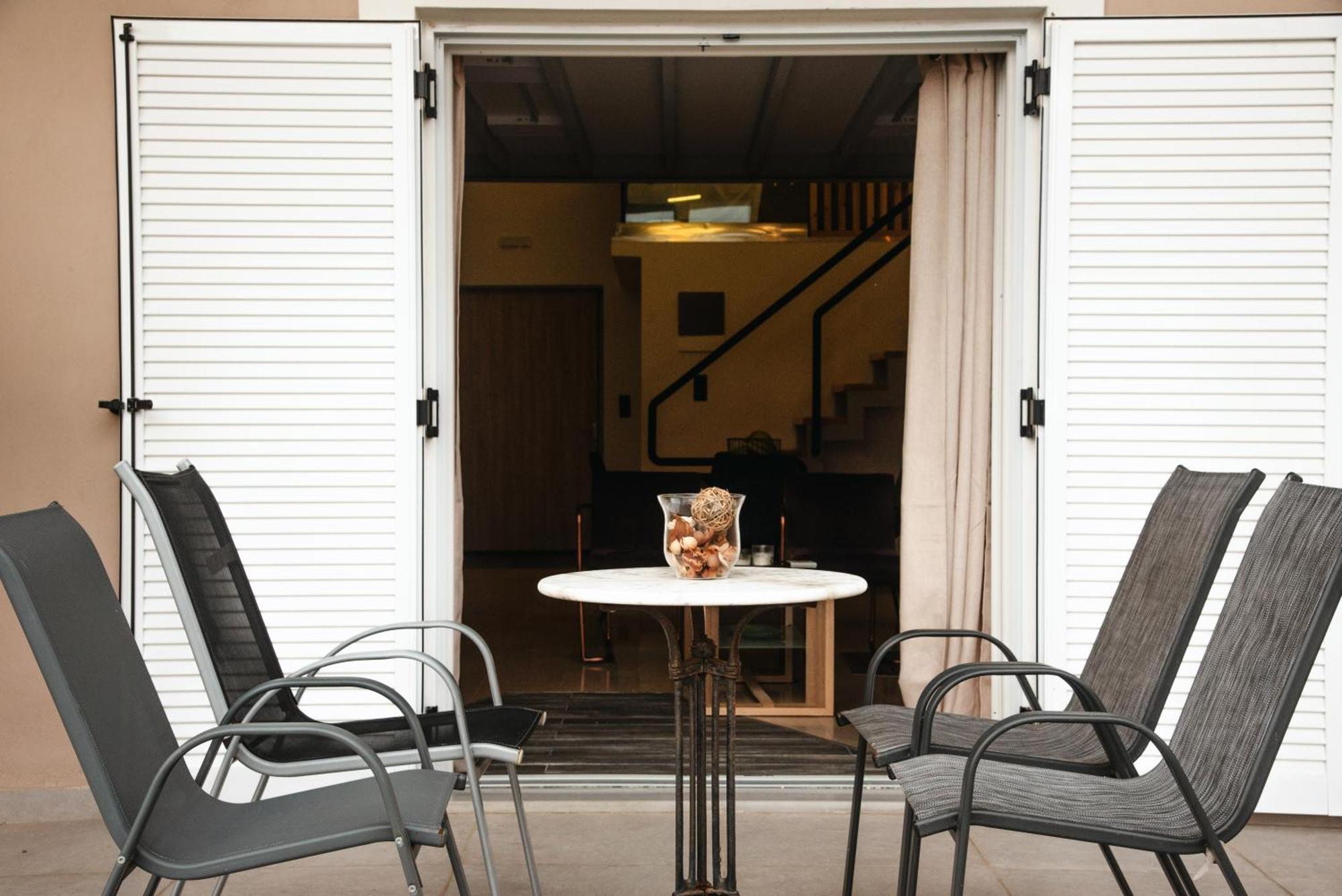 Victoria'S Suites Corfu 레프킴미 외부 사진